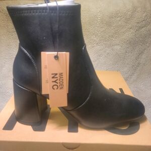NWT Madden NYC Black Block heel zip up boots size 8